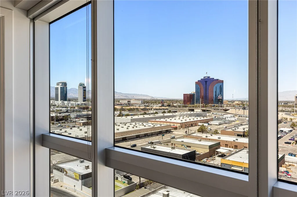 4471 Dean Martin, Las Vegas, NV 89103