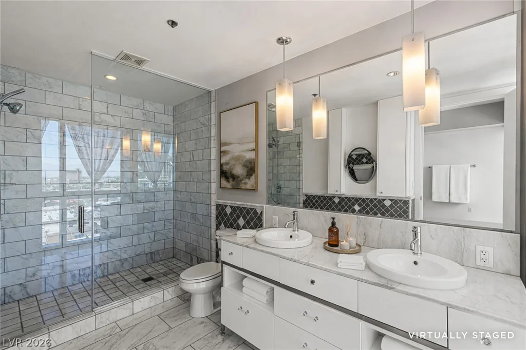 4471 Dean Martin, Las Vegas, NV 89103