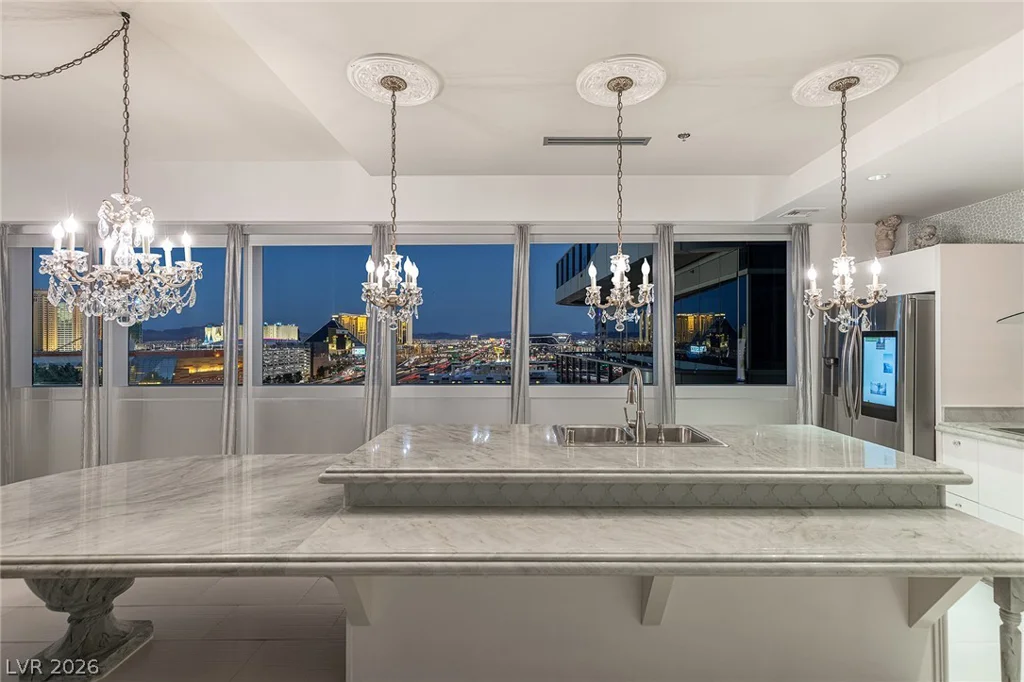 4471 Dean Martin, Las Vegas, NV 89103
