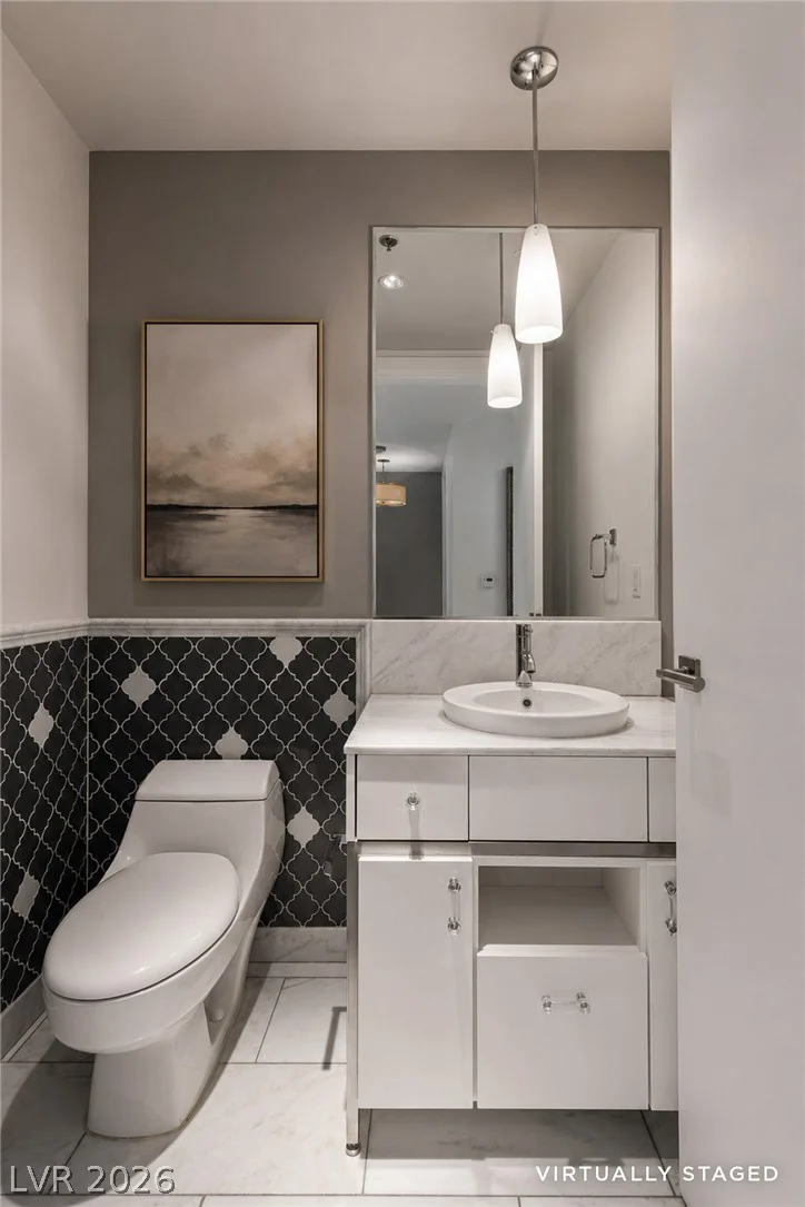4471 Dean Martin, Las Vegas, NV 89103