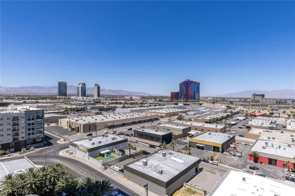 4471 Dean Martin, Las Vegas, NV 89103