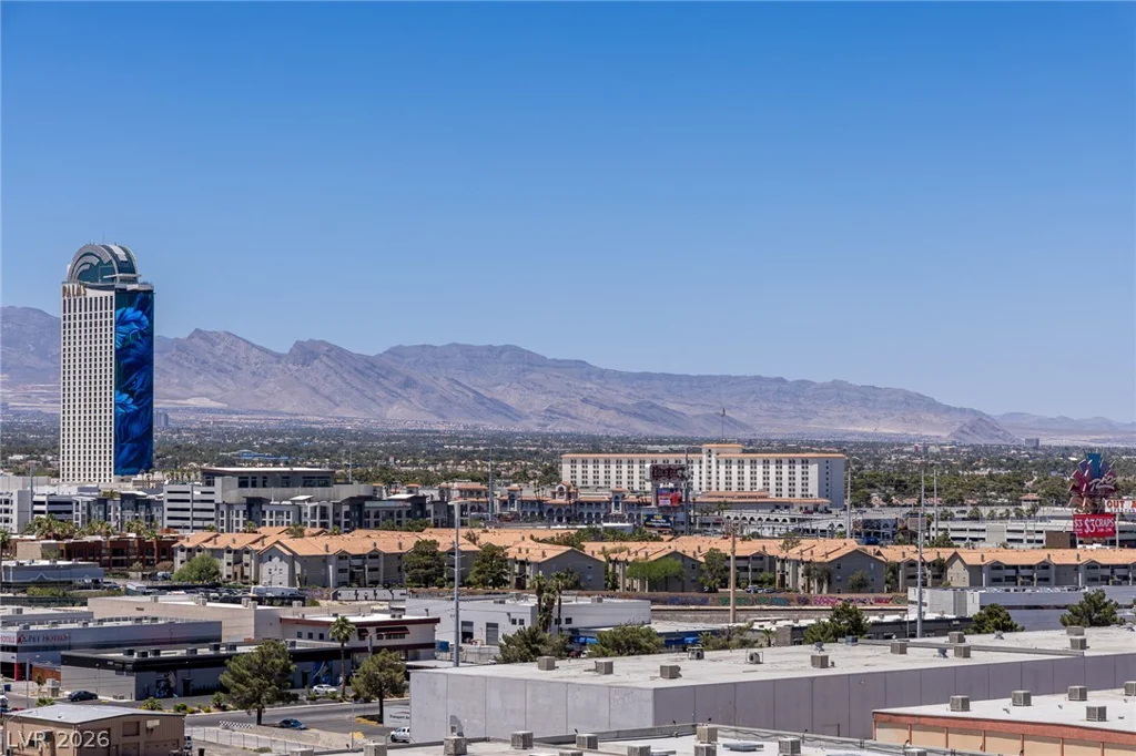 4471 Dean Martin, Las Vegas, NV 89103