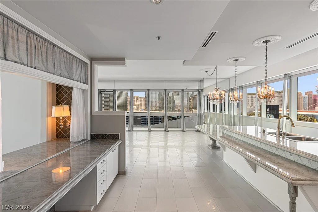 4471 Dean Martin, Las Vegas, NV 89103
