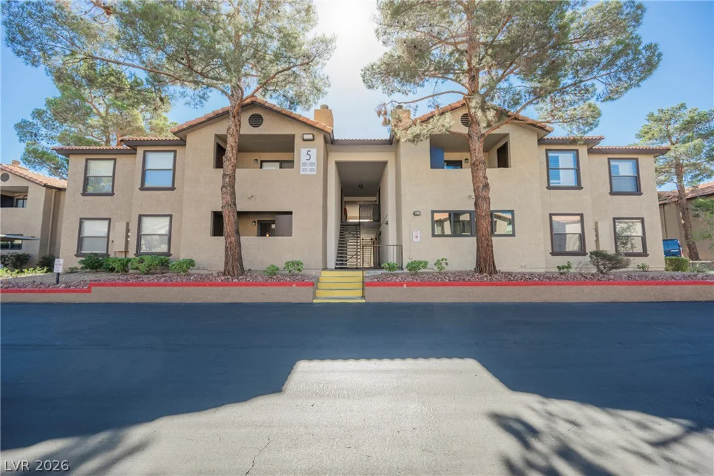 2451 Rainbow, Las Vegas, NV 89108