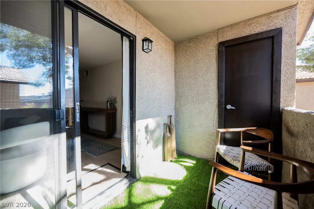 2451 Rainbow, Las Vegas, NV 89108
