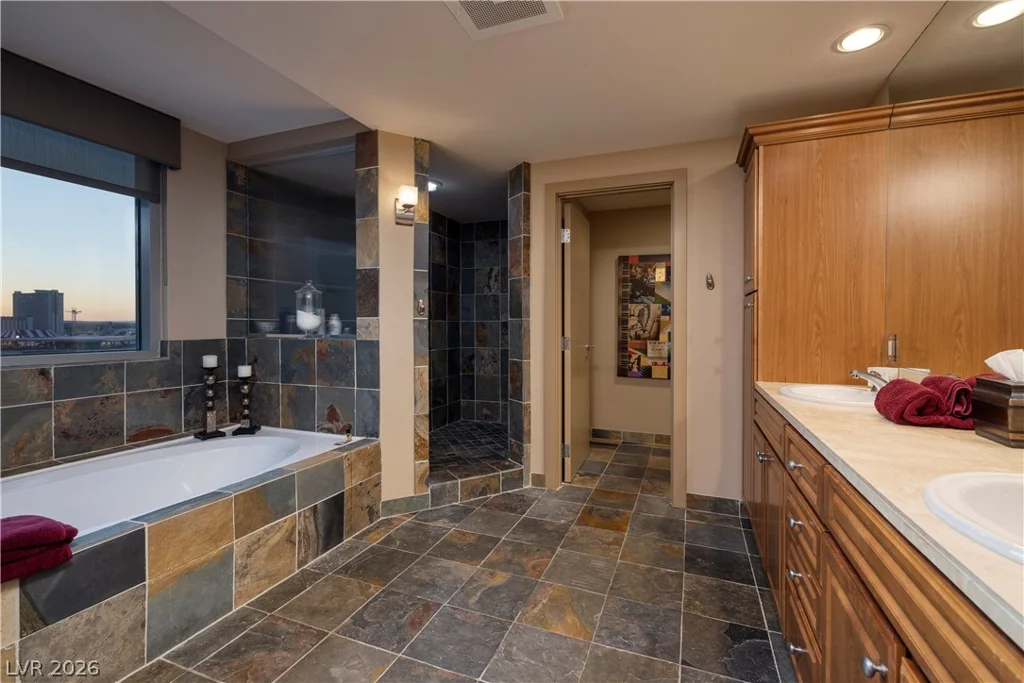 360 Desert Inn, Las Vegas, NV 89109