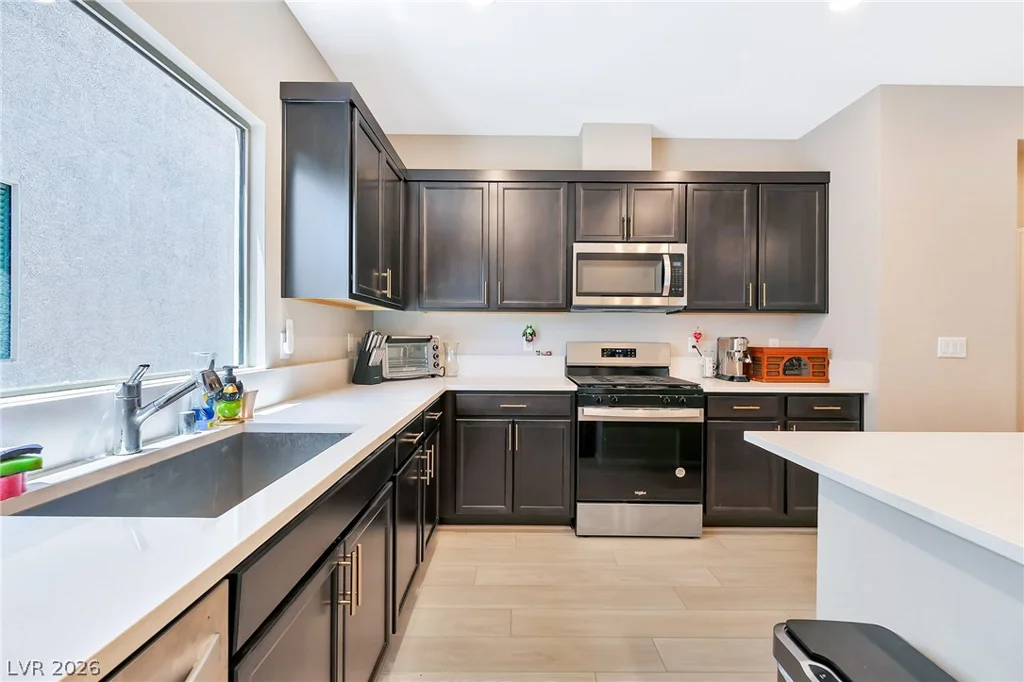 10201 Beckenham Hills, Las Vegas, NV 89141