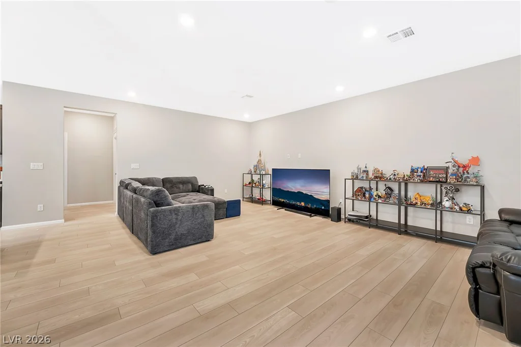 10201 Beckenham Hills, Las Vegas, NV 89141