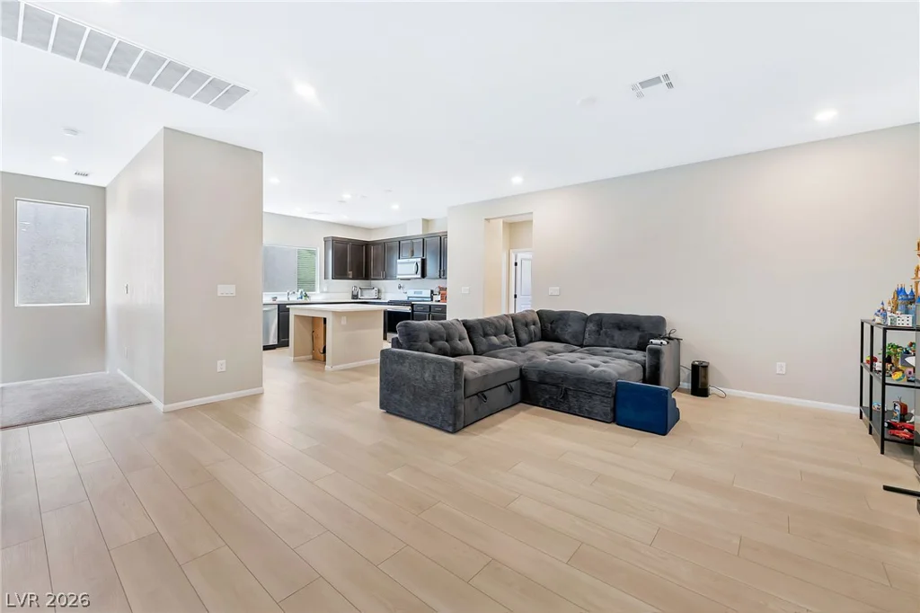 10201 Beckenham Hills, Las Vegas, NV 89141