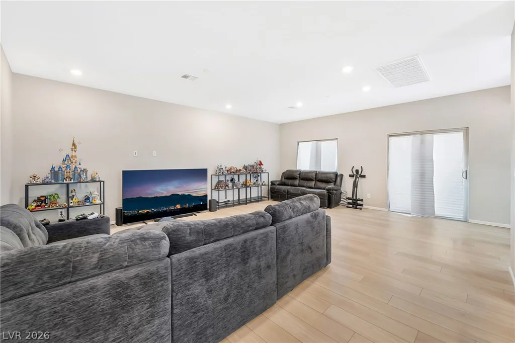 10201 Beckenham Hills, Las Vegas, NV 89141