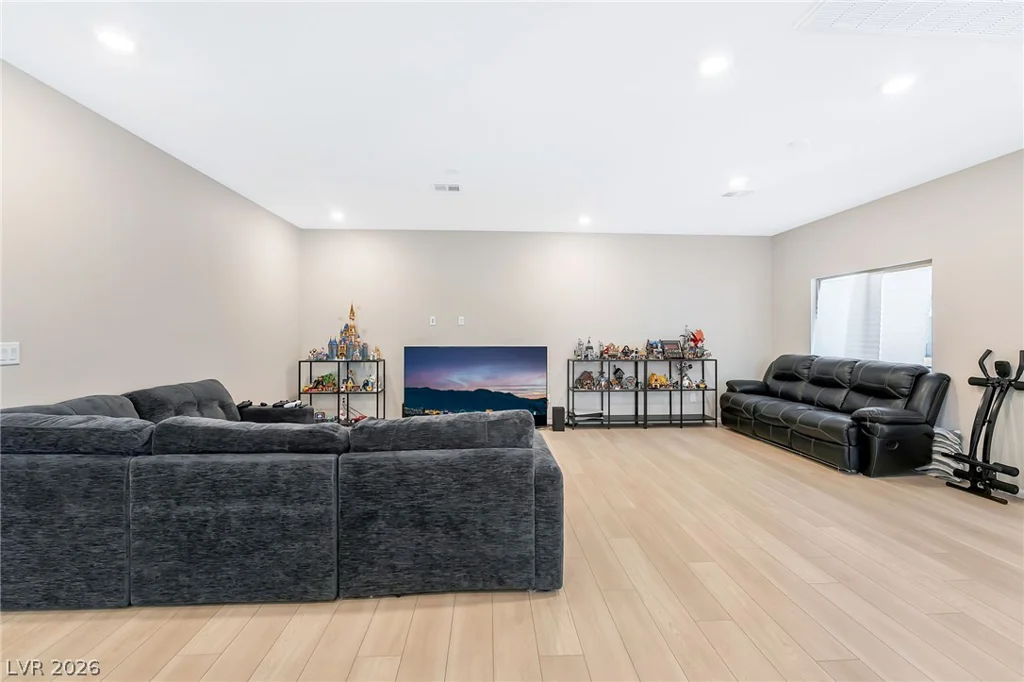 10201 Beckenham Hills, Las Vegas, NV 89141
