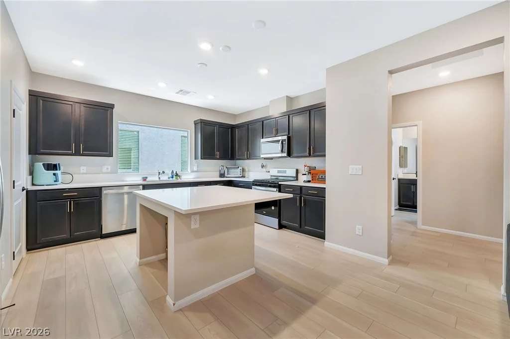 10201 Beckenham Hills, Las Vegas, NV 89141