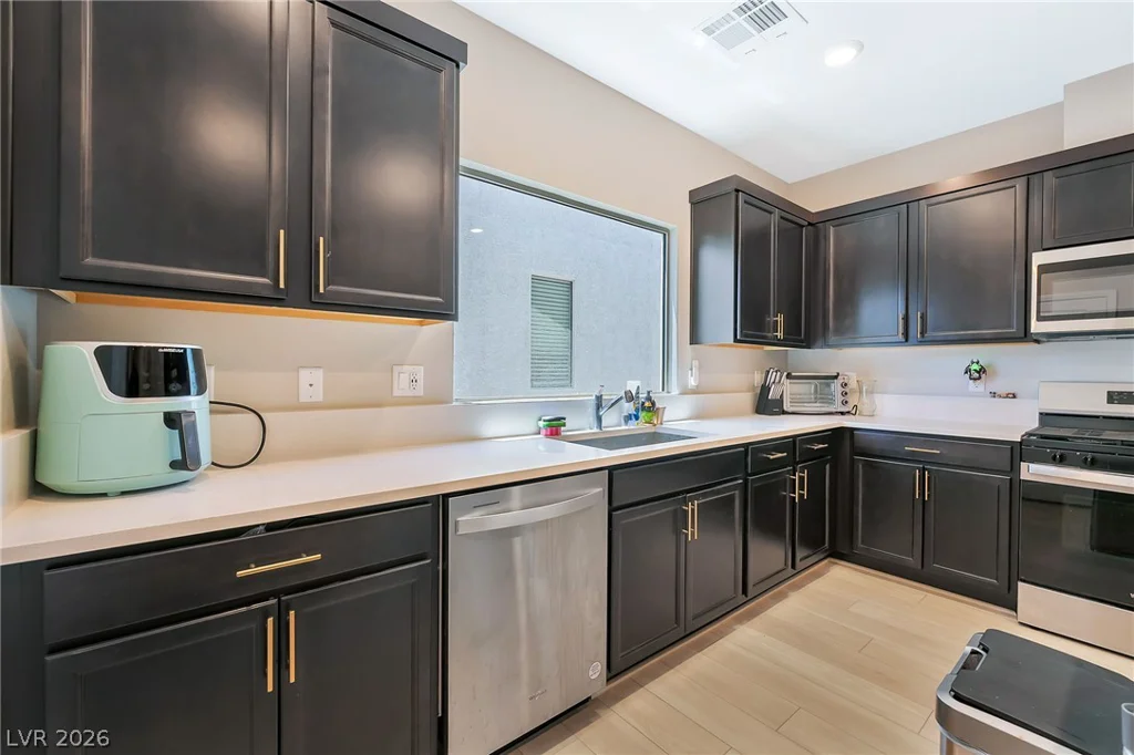 10201 Beckenham Hills, Las Vegas, NV 89141