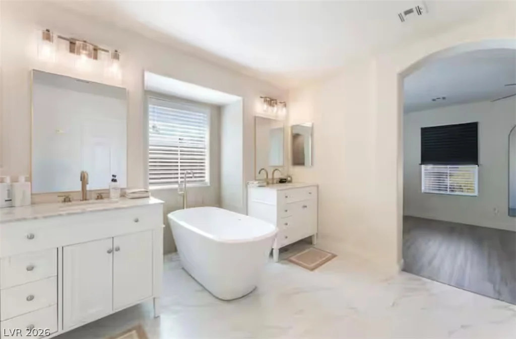 10242 Garden State, Las Vegas, NV 89135
