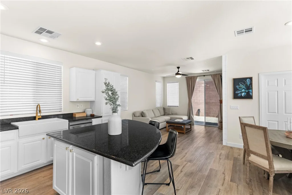 10242 Garden State, Las Vegas, NV 89135