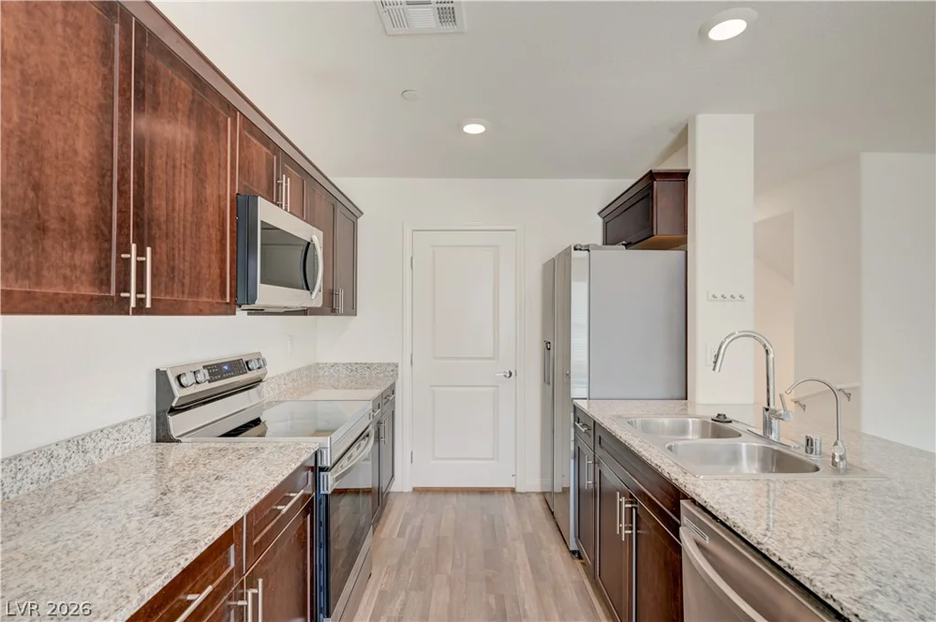 6944 Skyline Blue, North Las Vegas, NV 89086