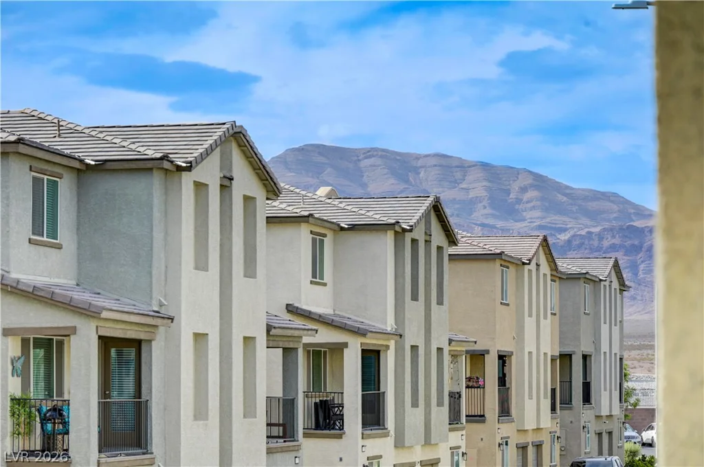 6944 Skyline Blue, North Las Vegas, NV 89086