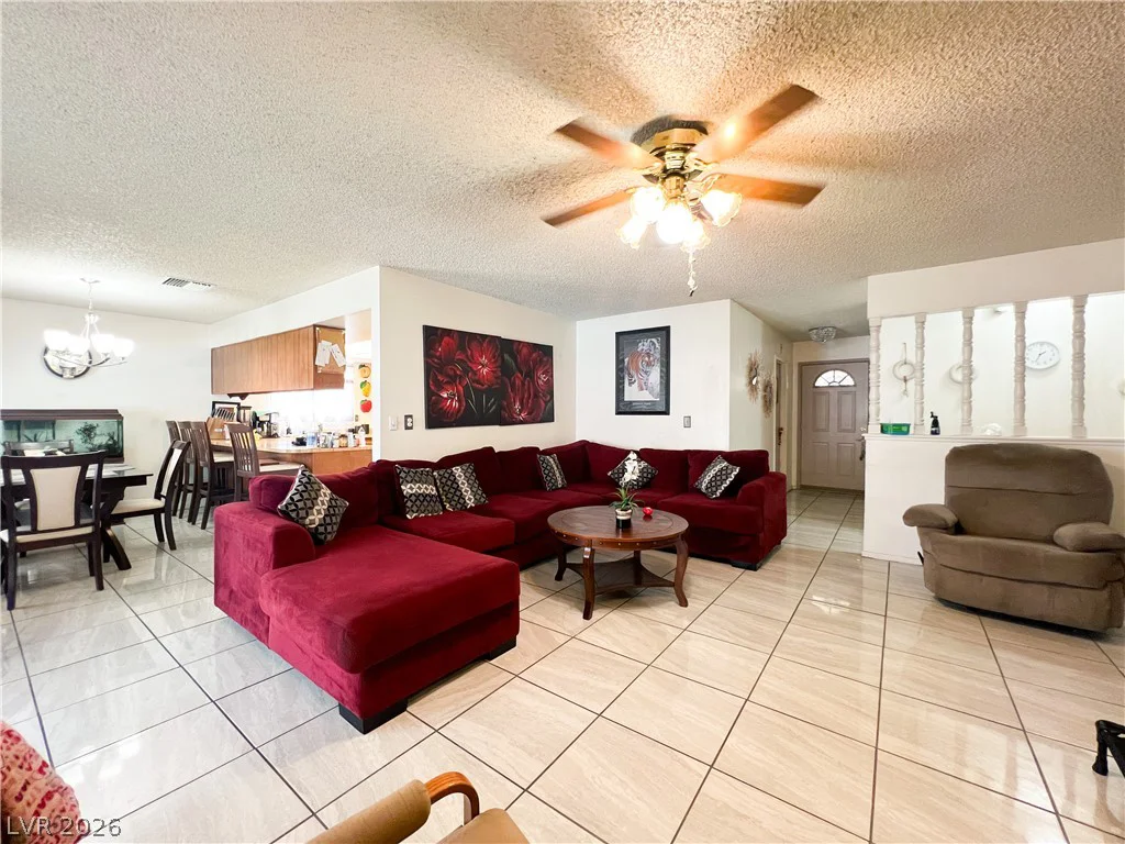 4458 Eureka, Las Vegas, NV 89103