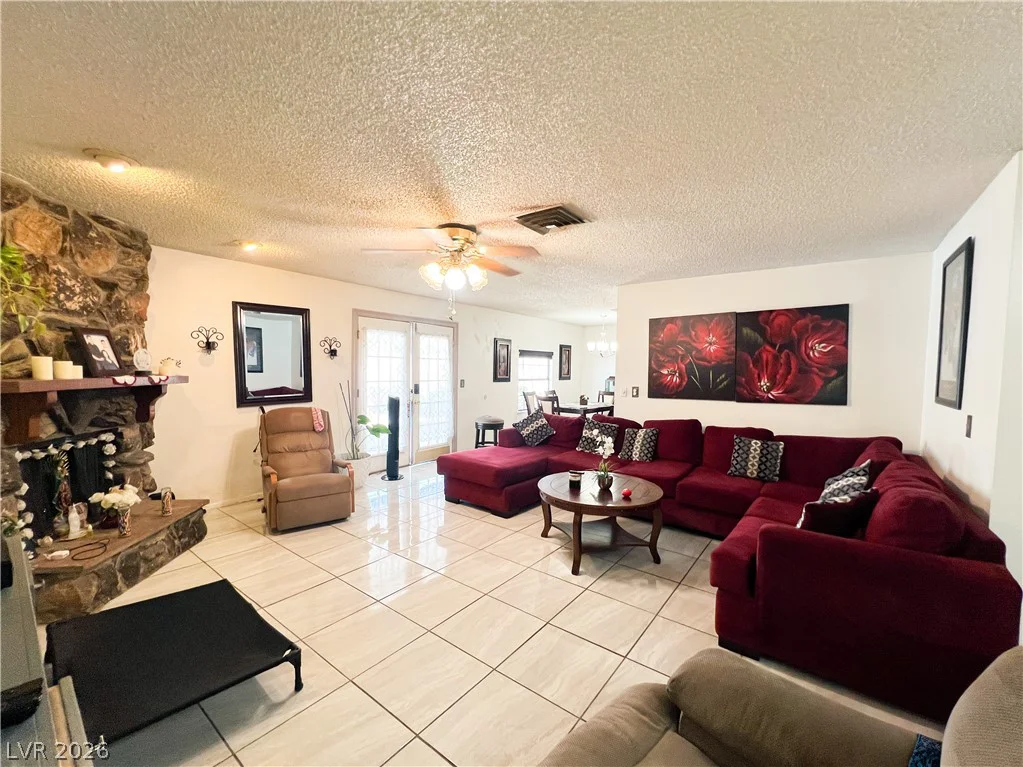 4458 Eureka, Las Vegas, NV 89103
