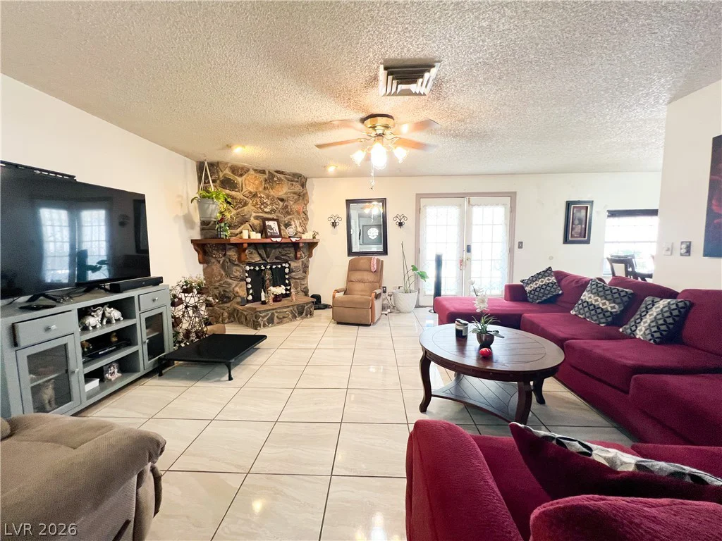 4458 Eureka, Las Vegas, NV 89103
