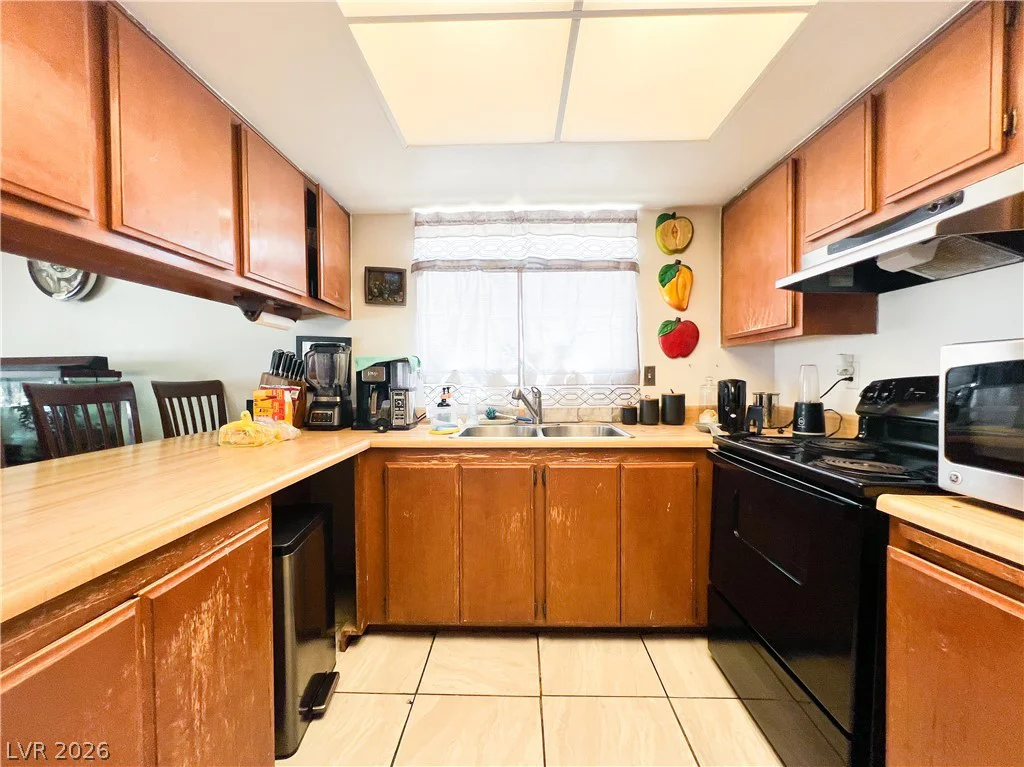 4458 Eureka, Las Vegas, NV 89103