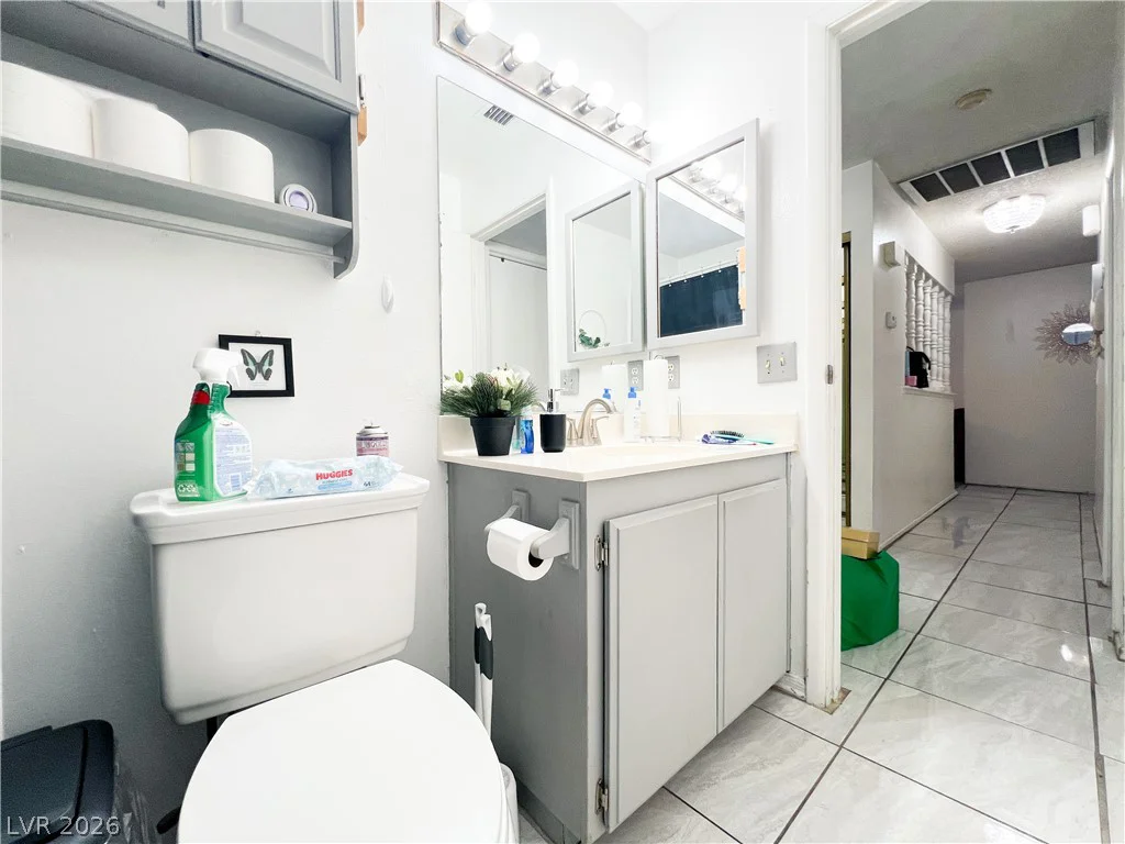 4458 Eureka, Las Vegas, NV 89103