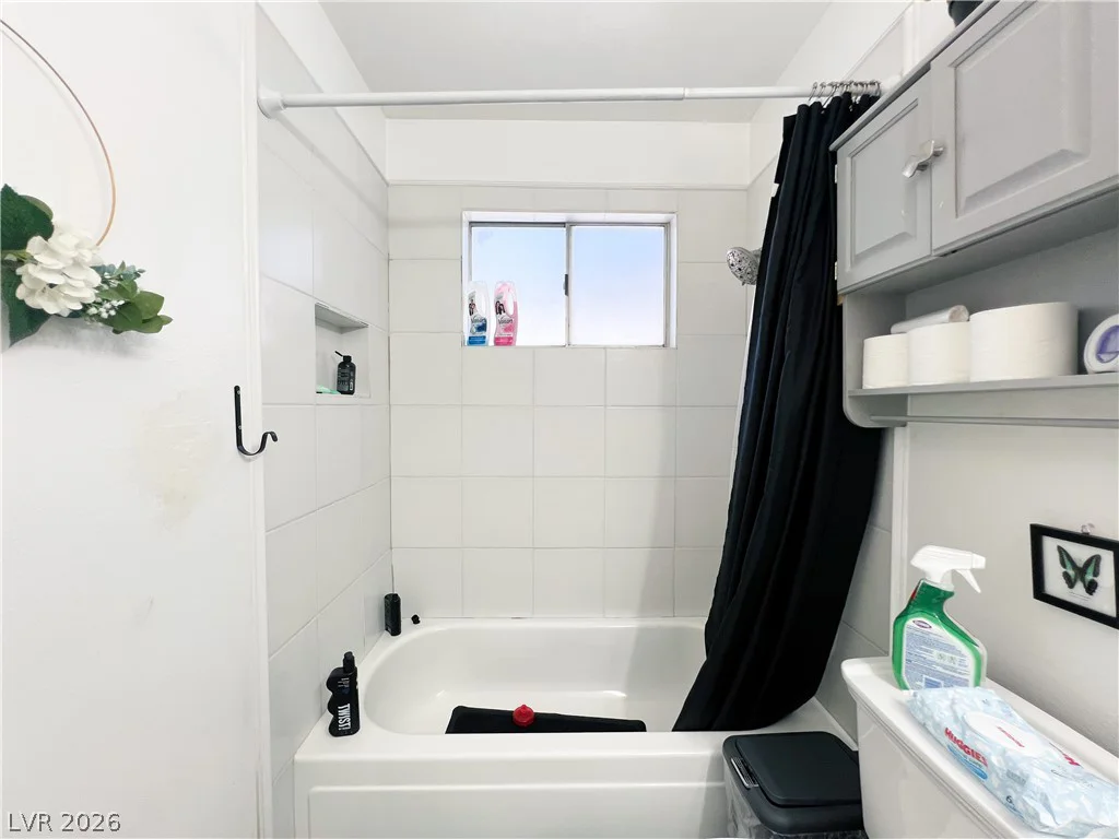4458 Eureka, Las Vegas, NV 89103