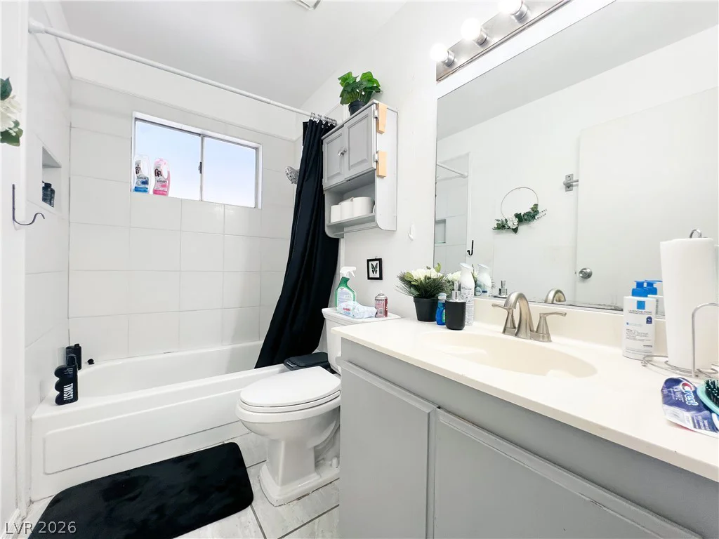 4458 Eureka, Las Vegas, NV 89103