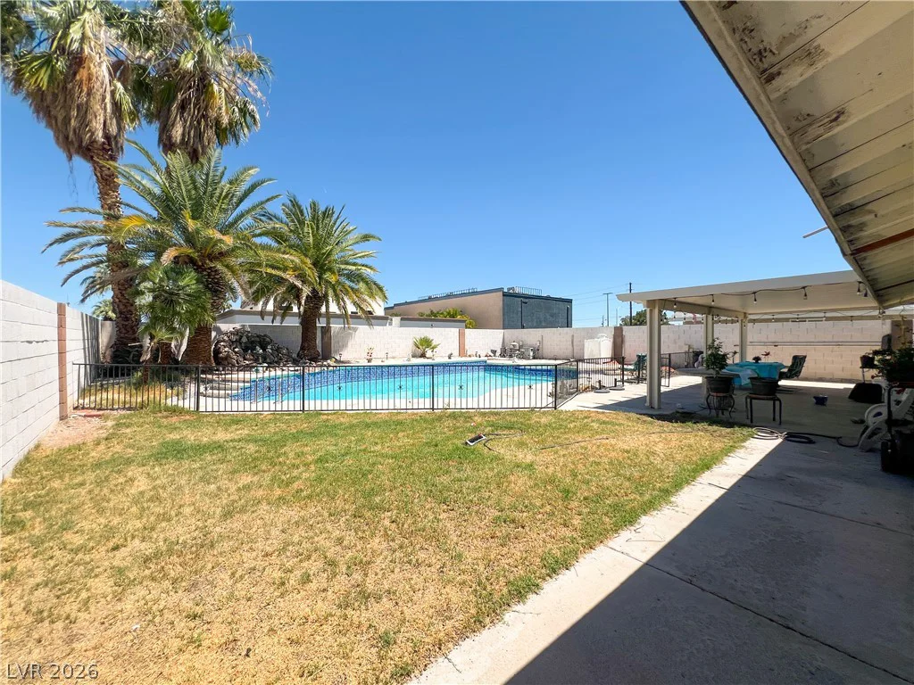 4458 Eureka, Las Vegas, NV 89103
