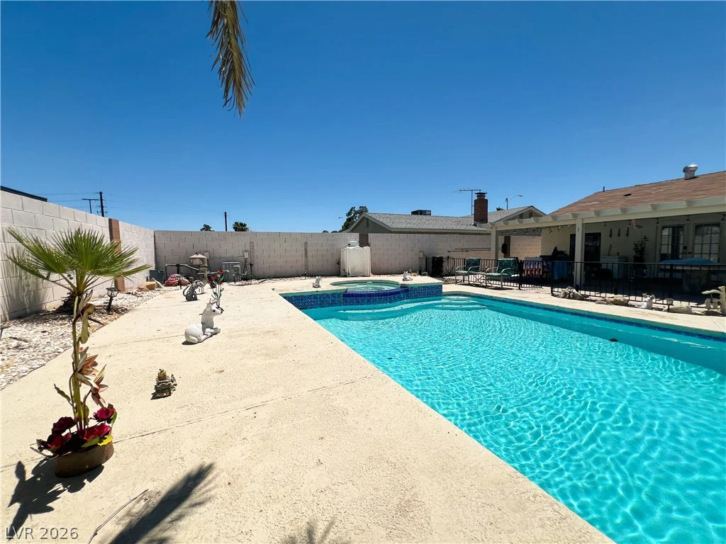 4458 Eureka, Las Vegas, NV 89103