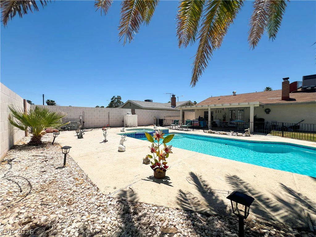 4458 Eureka, Las Vegas, NV 89103