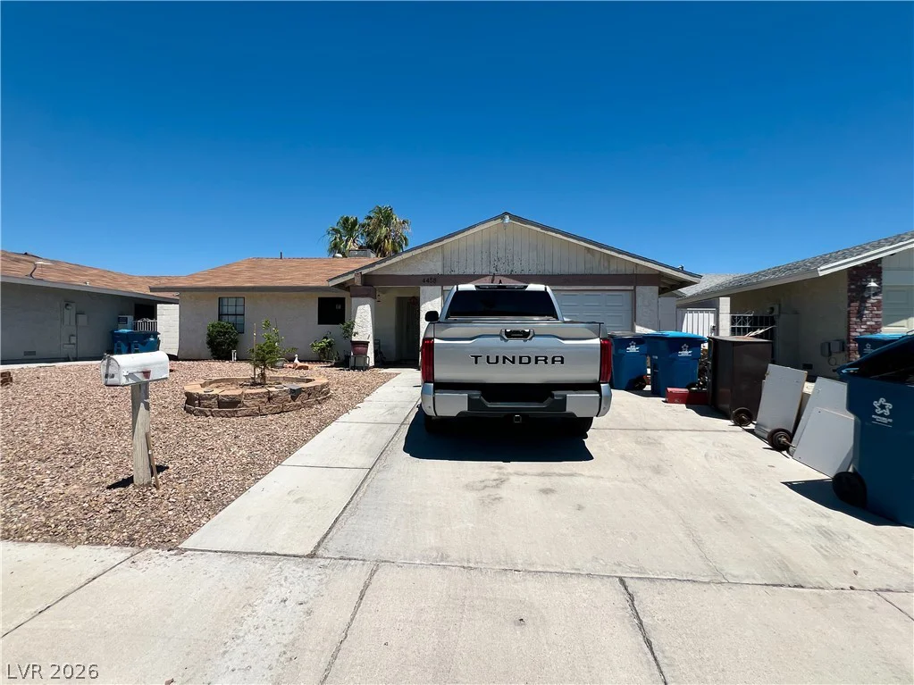 4458 Eureka, Las Vegas, NV 89103