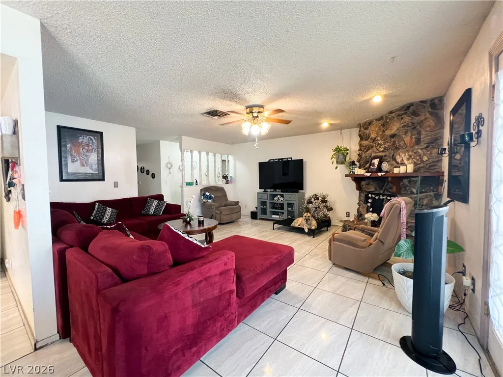 4458 Eureka, Las Vegas, NV 89103