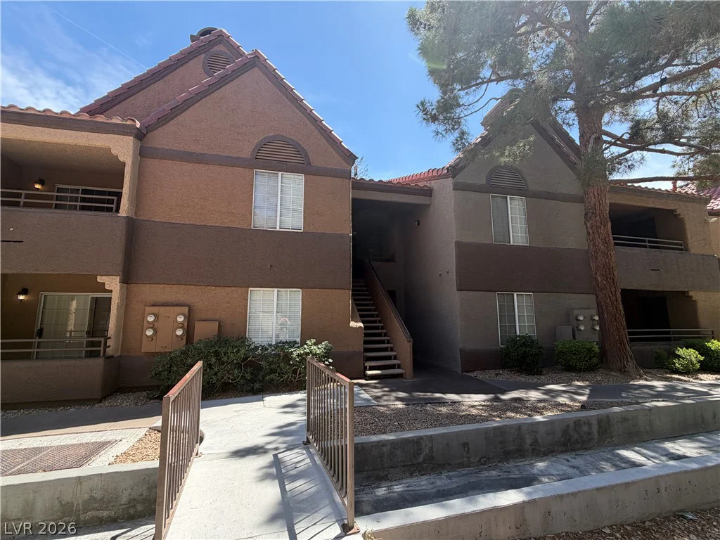 2200 Fort Apache, Las Vegas, NV 89117