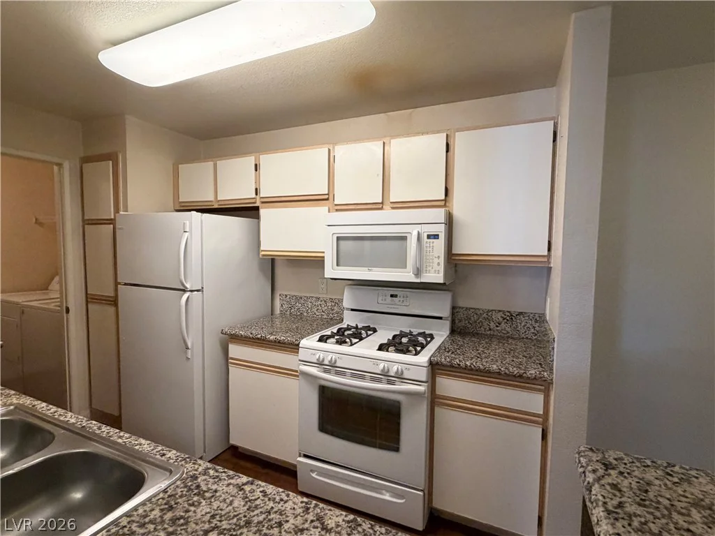 2200 Fort Apache, Las Vegas, NV 89117