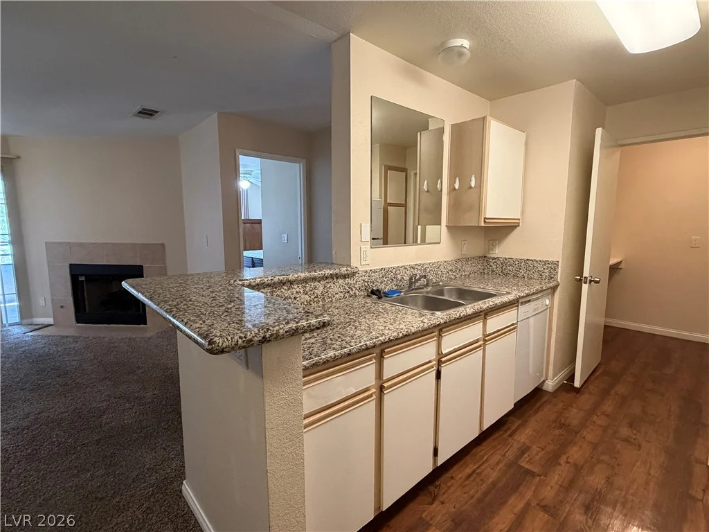 2200 Fort Apache, Las Vegas, NV 89117