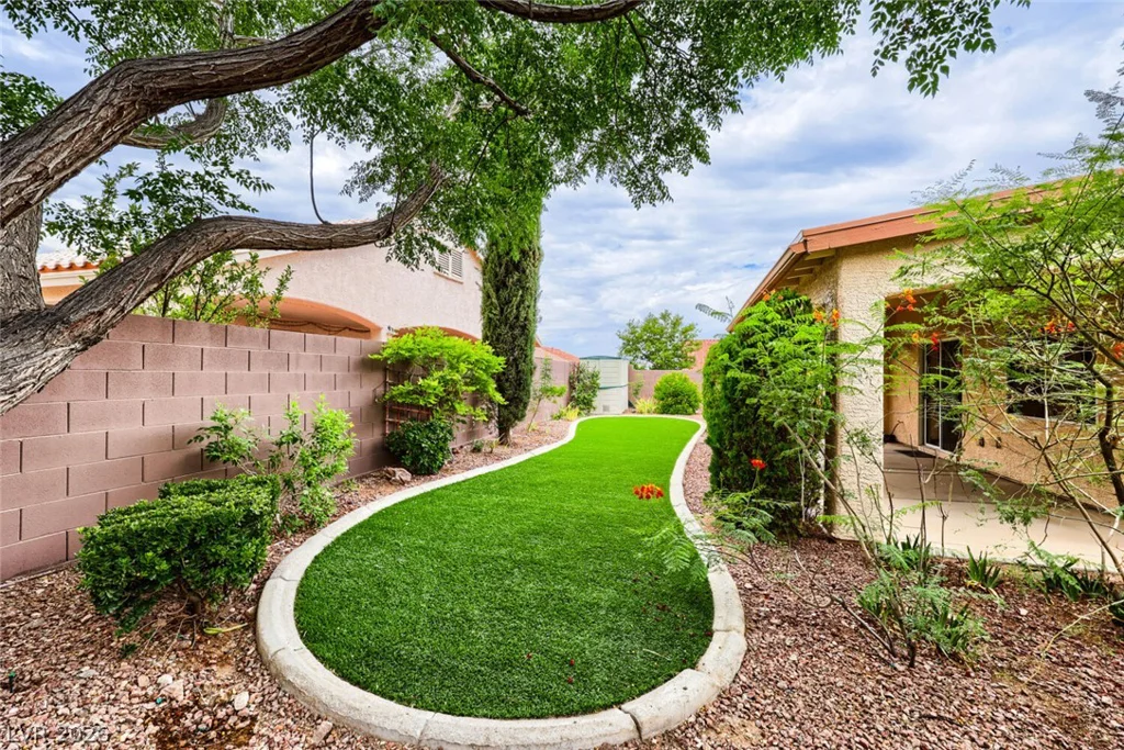 1647 Silver Slipper, Henderson, NV 89002