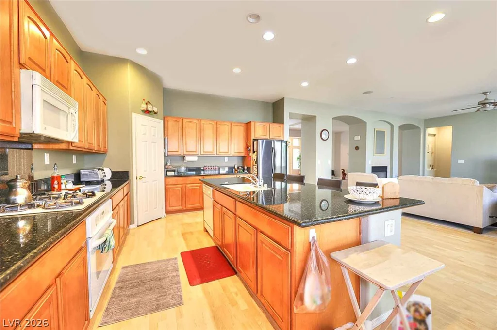 6536 Black Oaks, North Las Vegas, NV 89084