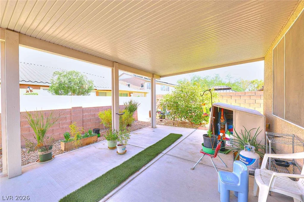 6536 Black Oaks, North Las Vegas, NV 89084