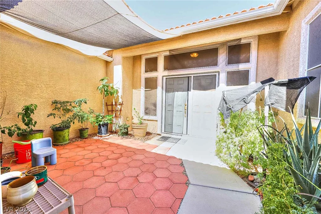 6536 Black Oaks, North Las Vegas, NV 89084