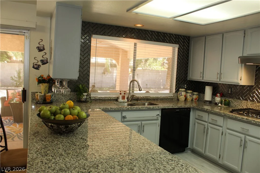 824 Red Hollow, North Las Vegas, NV 89031