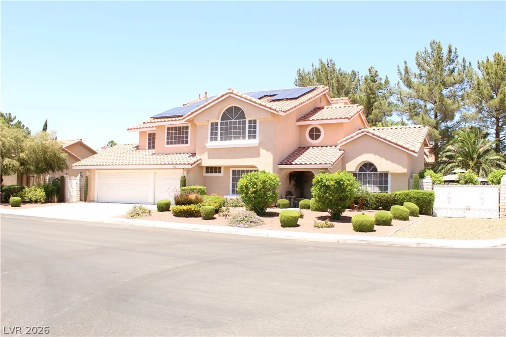 824 Red Hollow, North Las Vegas, NV 89031