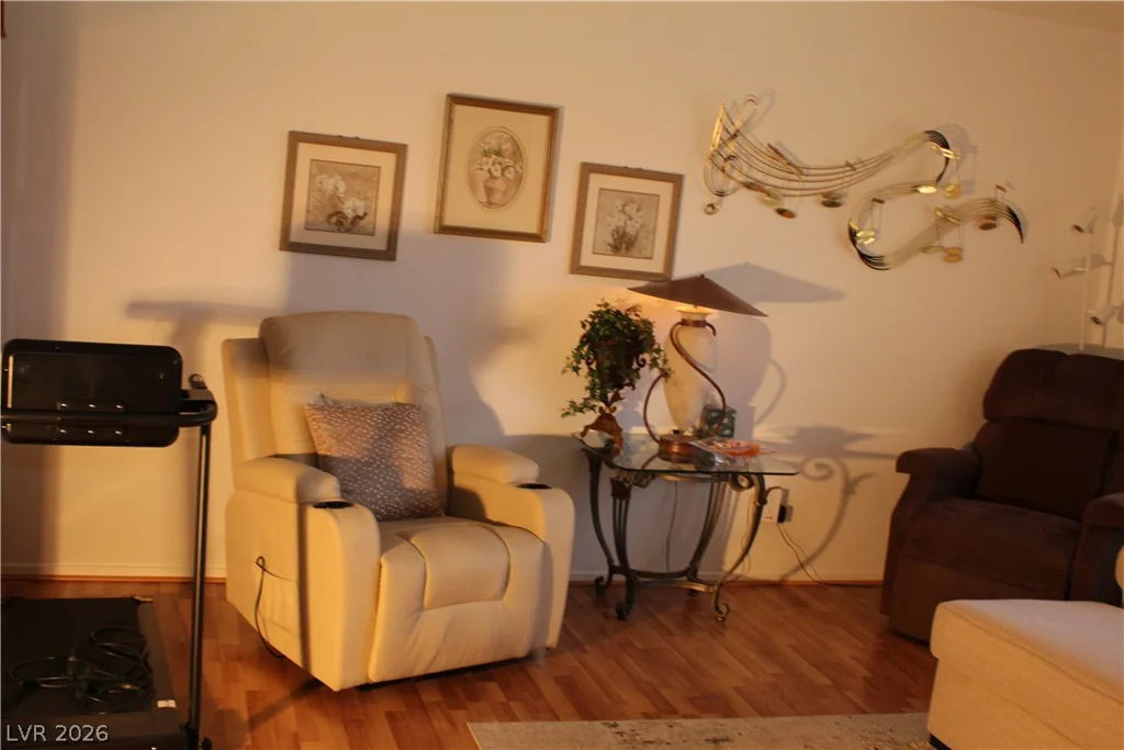 824 Red Hollow, North Las Vegas, NV 89031