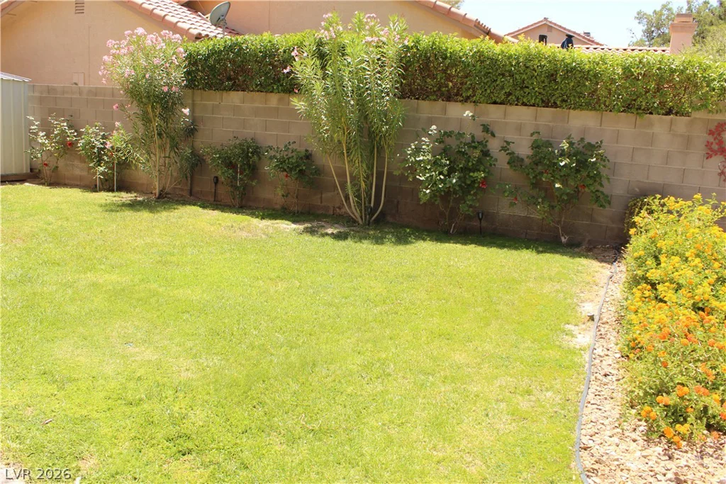 824 Red Hollow, North Las Vegas, NV 89031