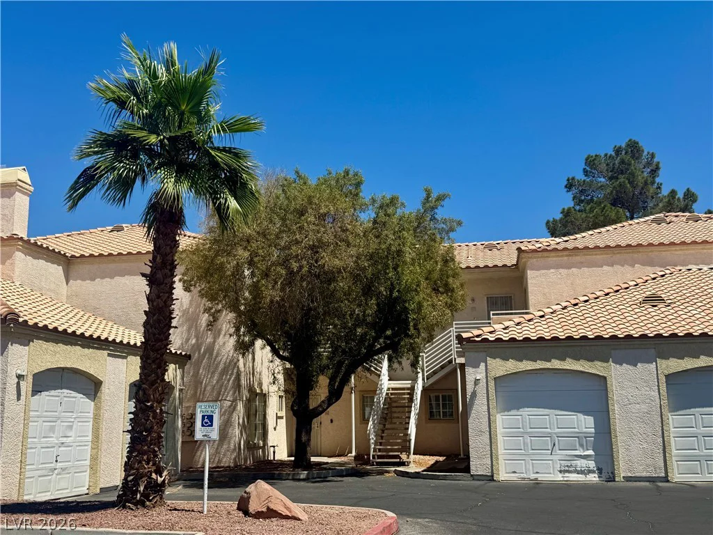 1900 Torrey Pines, Las Vegas, NV 89108