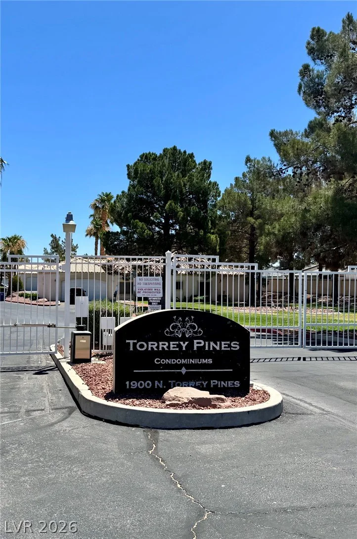 1900 Torrey Pines, Las Vegas, NV 89108