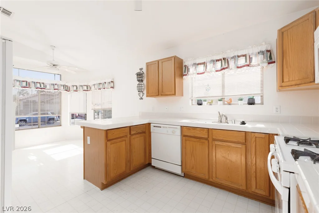 9311 Sailing Water, Las Vegas, NV 89147