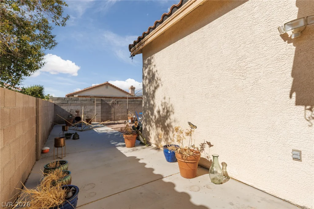 9311 Sailing Water, Las Vegas, NV 89147