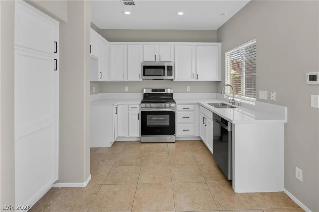 10191 Deep Glen, Las Vegas, NV 89178