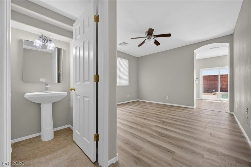 10191 Deep Glen, Las Vegas, NV 89178